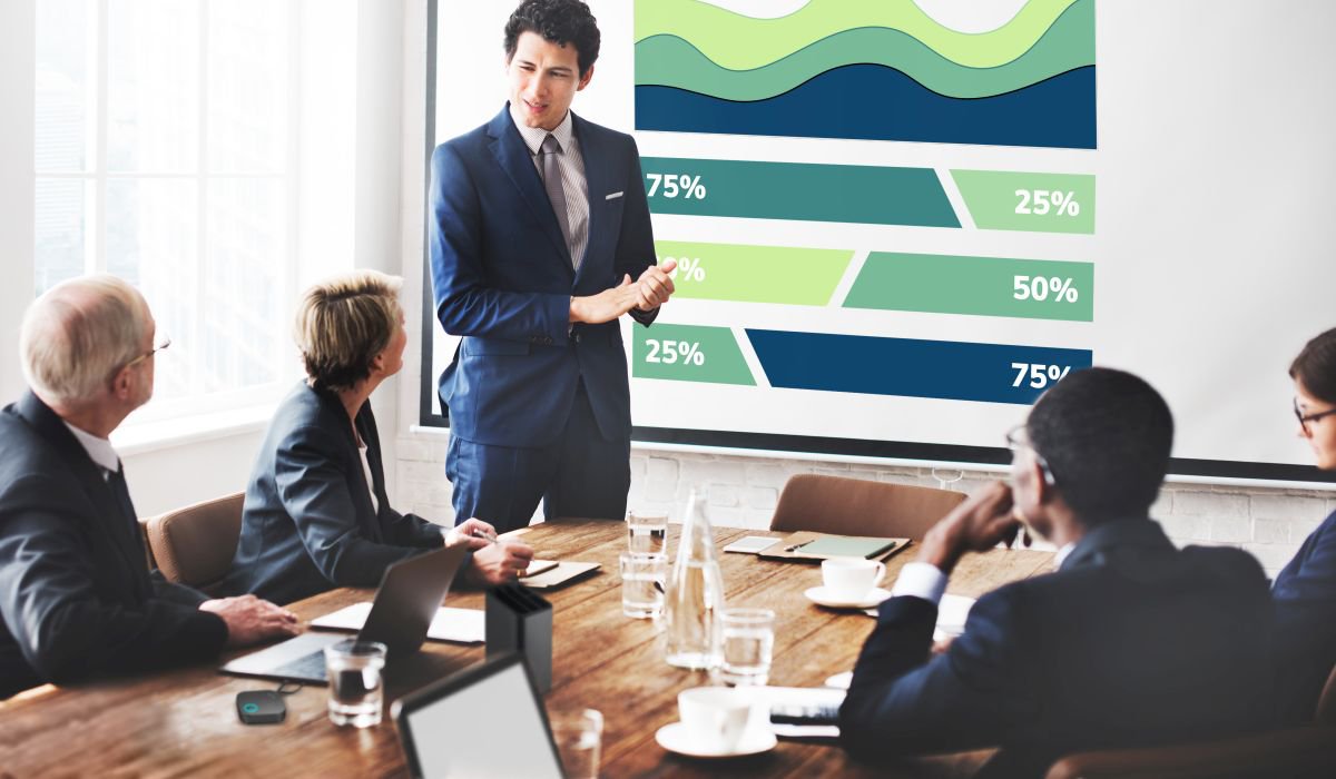 Navigating the Digital Era: The Benefits and Challenges of Modern Technology